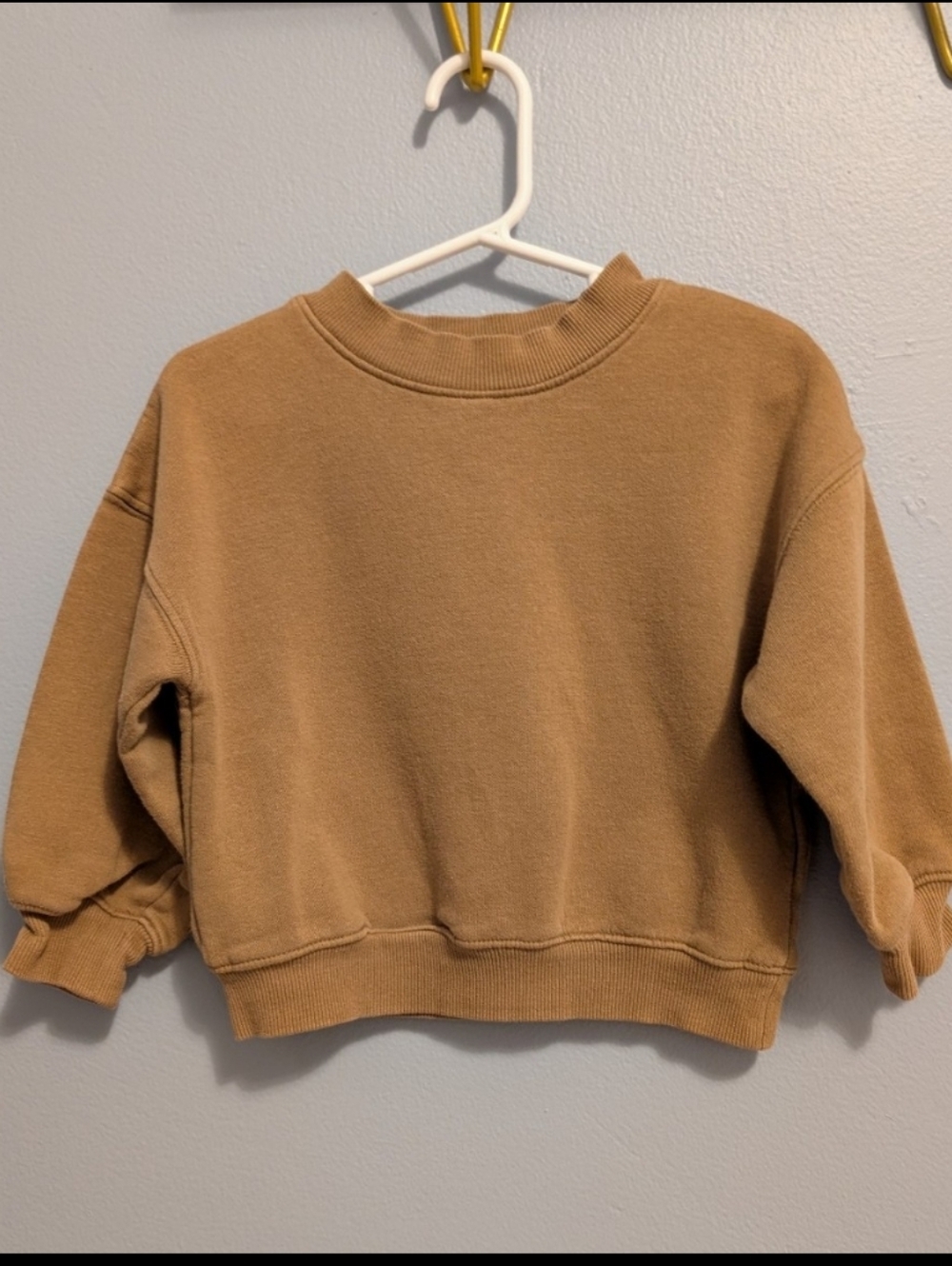 H&M Tan Crewneck Sweatshirt